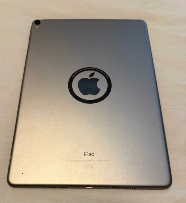 iPad Pro 10.5" (2017) + Apple Pencil