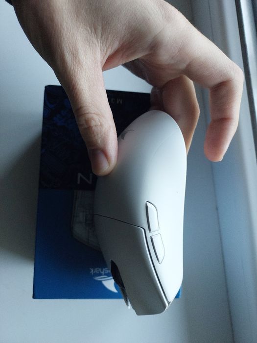 Darmoshark M3 kiran white paw3395