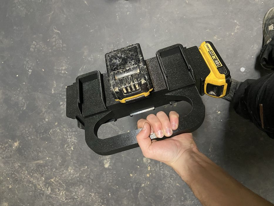 Transporter akumulatorów DeWalt 18V