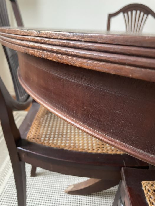 Mesa jantar extensível + 4 cadeiras