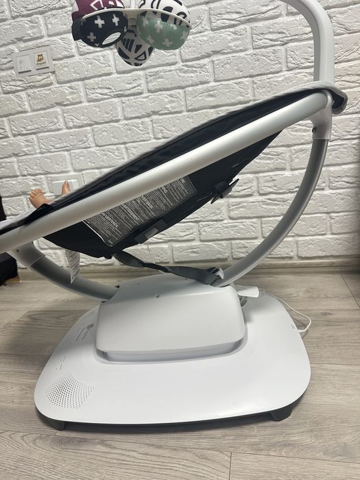 4moms MamaRoo 5.0 заколисуючий центр / шезлонг / електрокачеля (сірий)