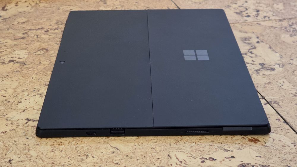 Microsoft Surface Pro 7+/7 plus  w świetnym stanie