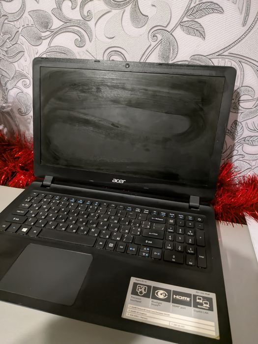 Acer Aspire es 15 es1-533-p54f в робочому стані