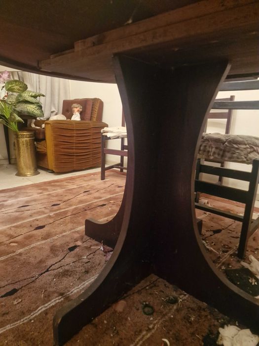 Mesa de jantar extensível em madeira