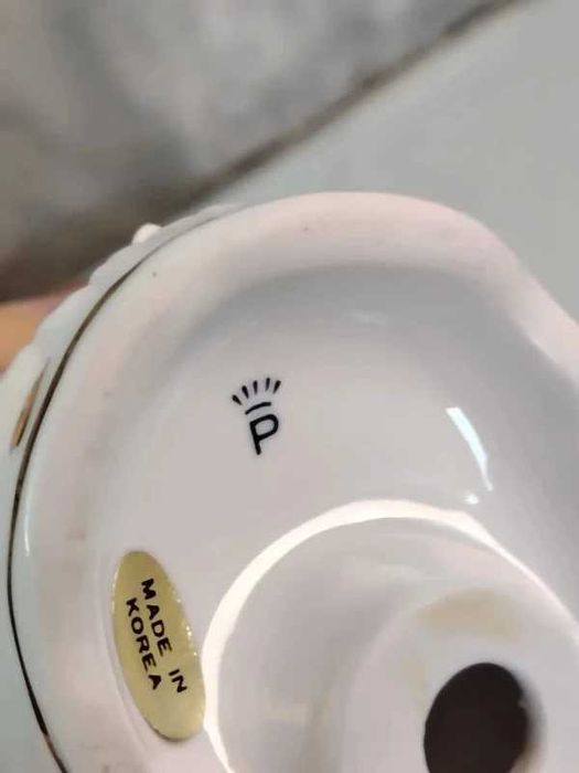 Estatueta de Porcelana Fina - Figura Feminina Clássica - ENVIO GRÁTIS