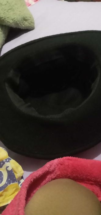 Шляпа женская чорного цвета