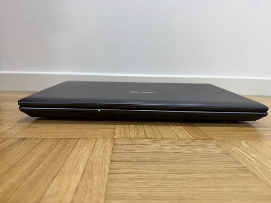 ASUS R900V Notebook PC 18,4" działa na baterii