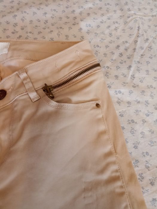 Calças skinny beges da Zara