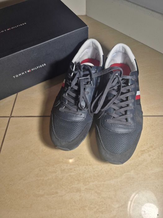 Tommy Hilfiger 43