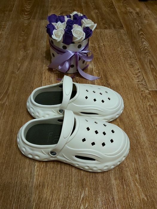 Крокси, які підійдуть як для жінок, так і для чоловіків