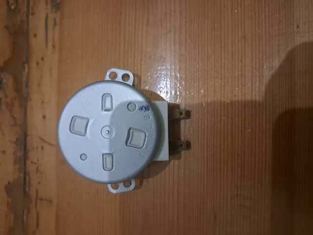 Motor de prato giratório 220-240V 50Hz 4W