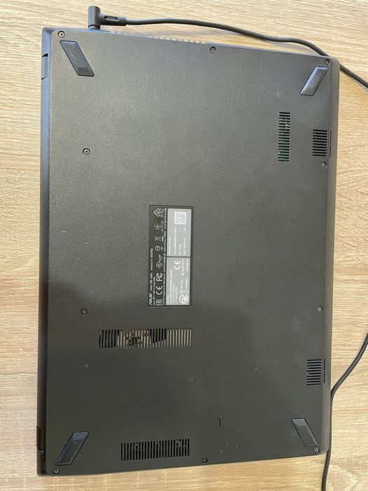 Asus x560U.