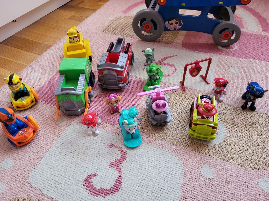 Figuras do patrulha pata