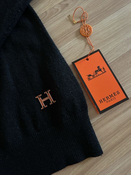 Продам вовняний светр р. 38(М)