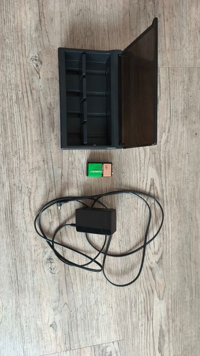 Carregador pilhas Duracell + Pilha 9V Duracell