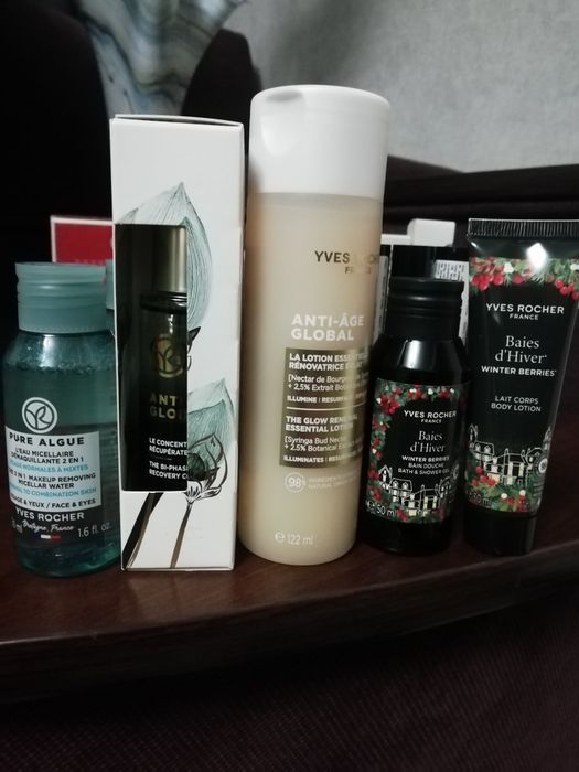 Парфюмированная вода сыворотка Анти аж глобаль Ив роше