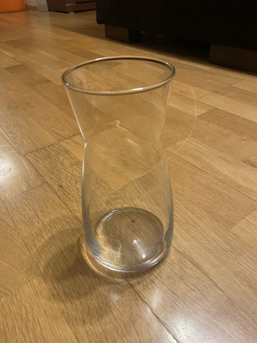 Szklane wazony karafki 16 szt