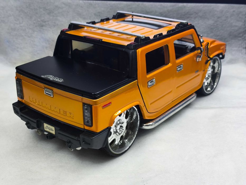Модель Hummer H2 SUT 1/18 Maisto Prorodz: 3 500 грн