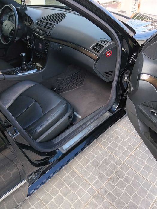 Mercedes E220  W211