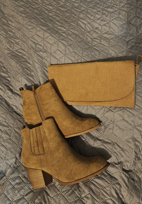 Nowe botki w rozm. 40 plus kopertówka gratis