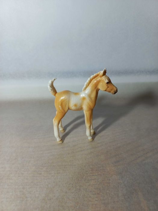 Zestaw figurek koni