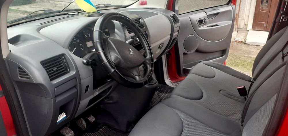 Пежо експерт пасажир 9м