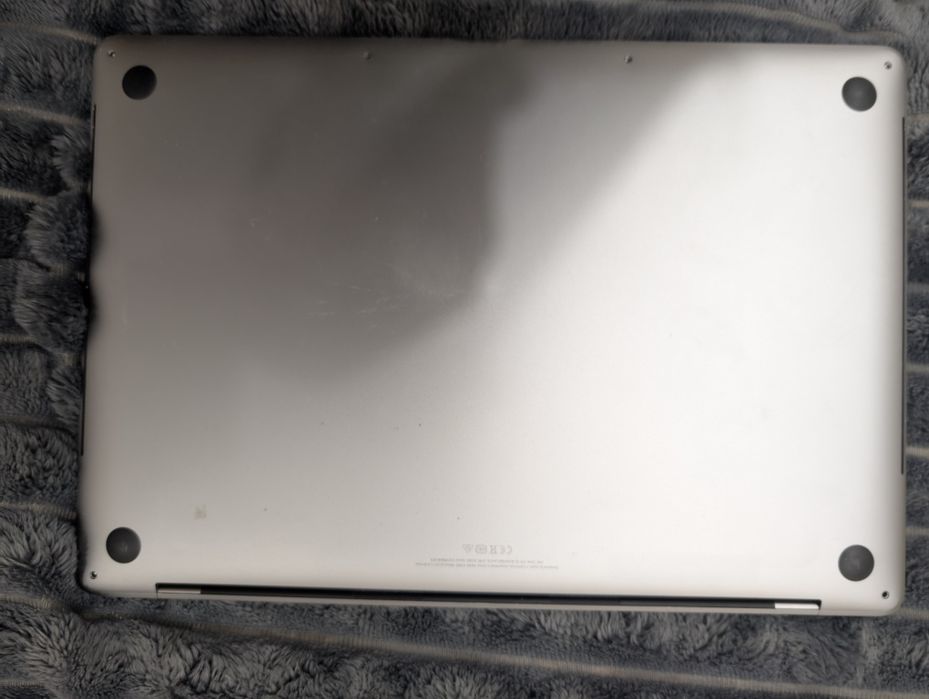 Продам MacBook 15 pro A1990 (обмін на телефон))
