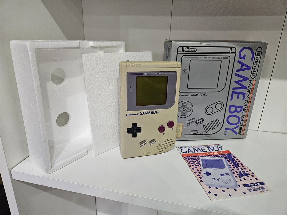 Nintendo gameboy classic szarak pudełko sprawny game boy DMG-01