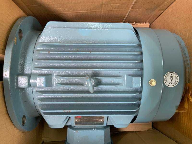 MOTOR TRIFÁSICo 5.5KW 7.5HP 400/690V  novo