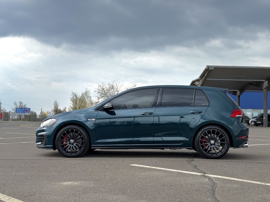 Volkswagen Golf GTI