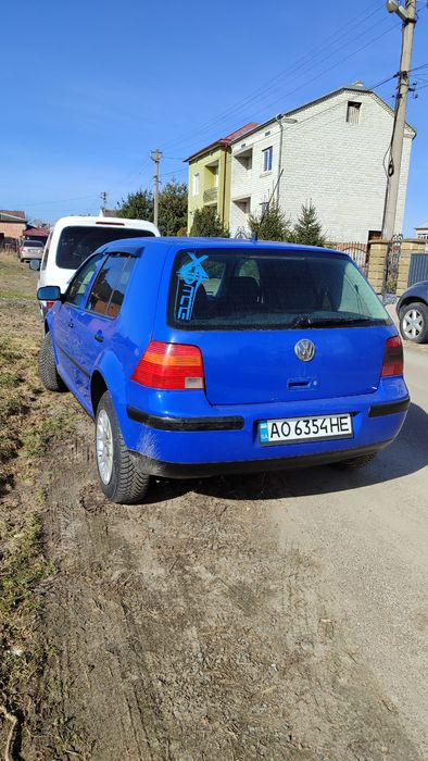 Продам , Фольксваген гольф 1.6 б.