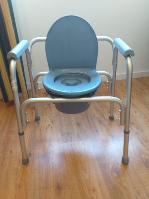 Cadeira sanitaria e de banho