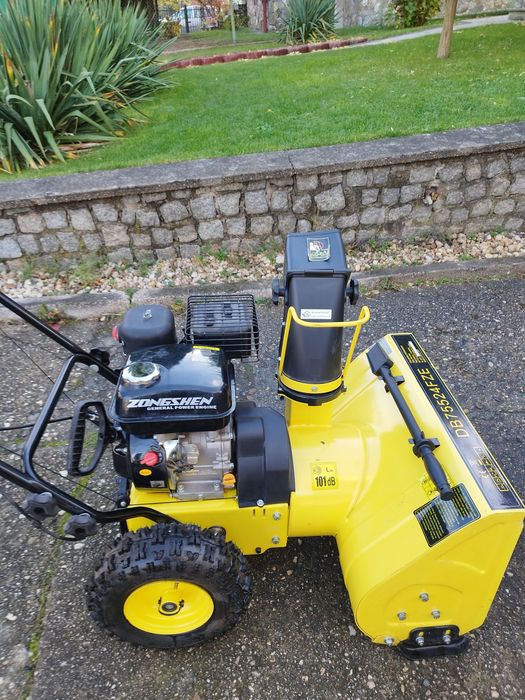 Odśnieżarka spalinowa