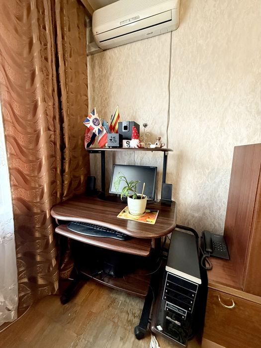 Продам 2-кім кв по вул. Ревуцького 19/1