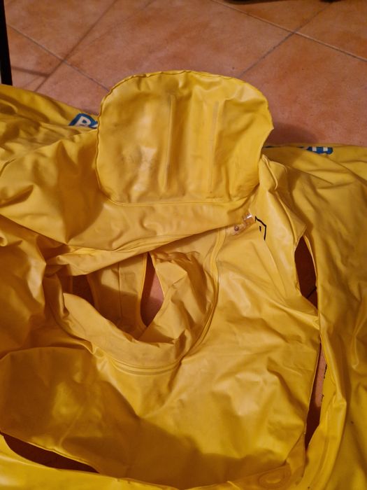 Bóia de criança amarela