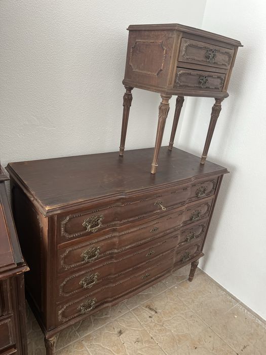 Conjunto cama, comoda, mesa de cabeceira, escrivaninha