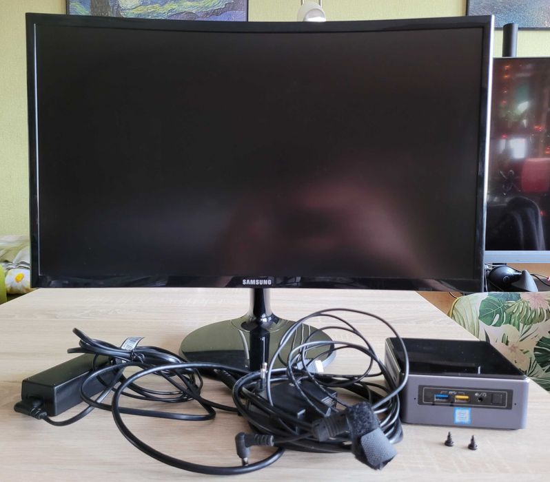 Mini PC Intel NUC i5 | 8GB RAM | SSD | Monitor Samsung 24" | Win 11