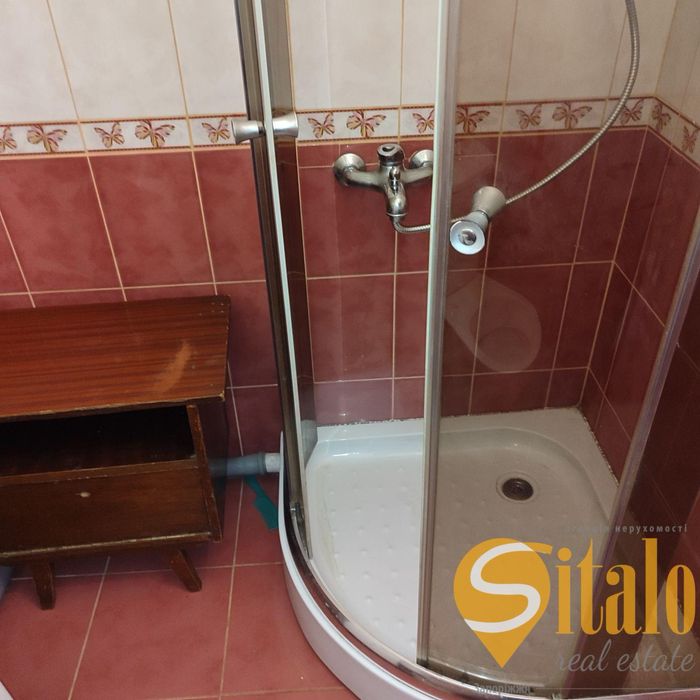 Продаж  1- однокомнатної квартири на Правому Березі