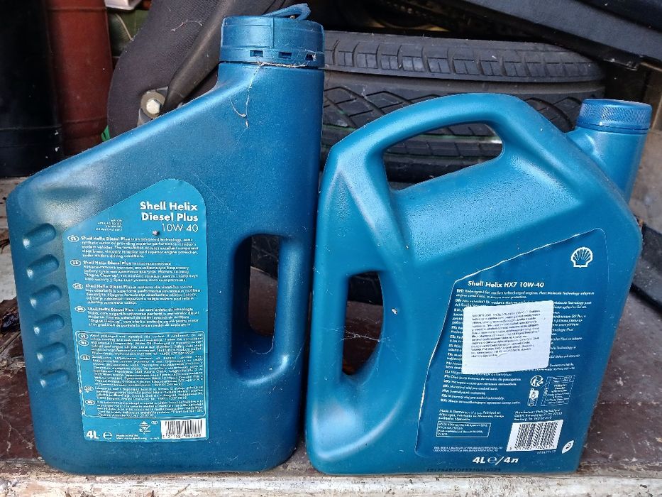 Моторное масло Shell Helix 10w40.