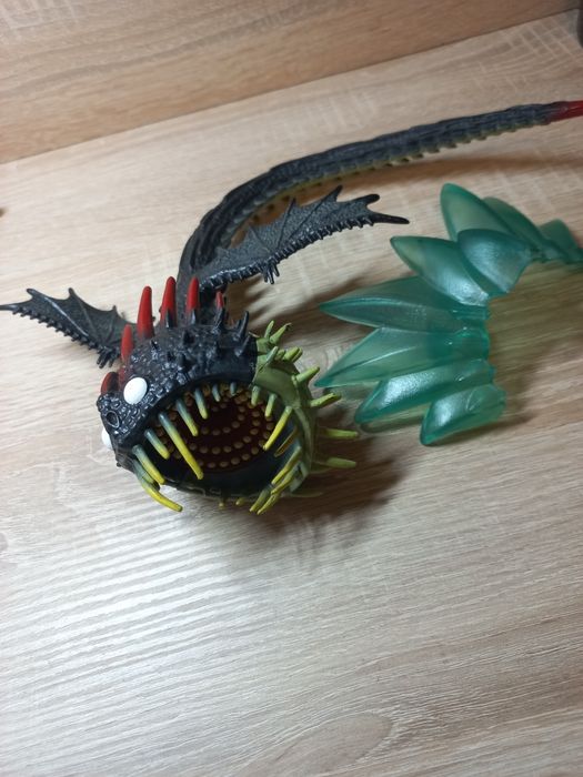 Дракон Шепчущая Смерть из Как приручить дракона