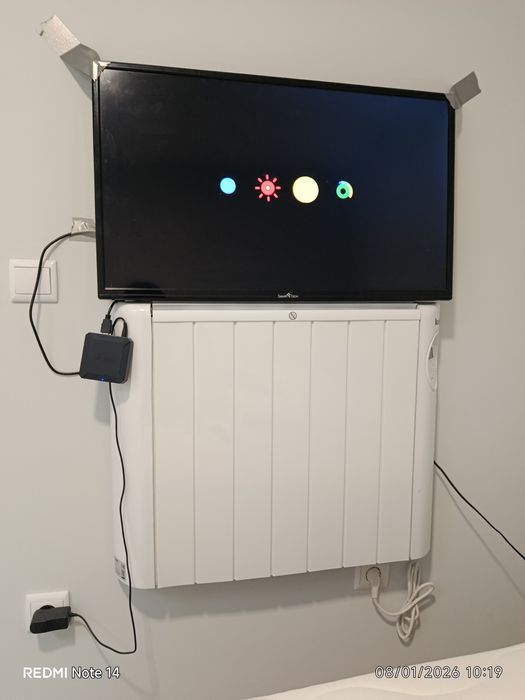 TV 32 polegadas como nova. Smart Tech.