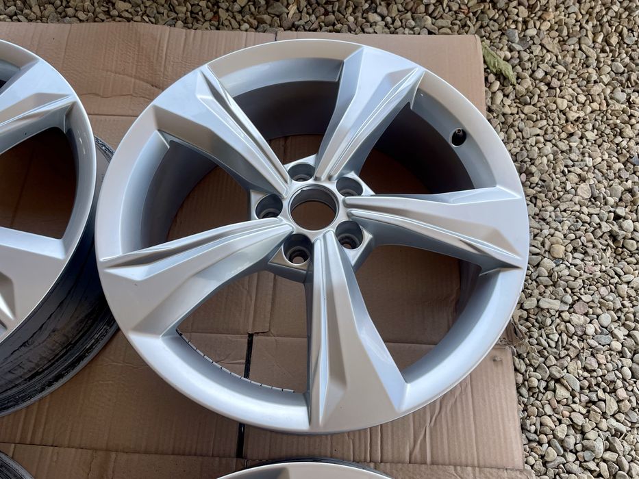 Felgi aluminiowe audi q5 a6 a7 a8 19”