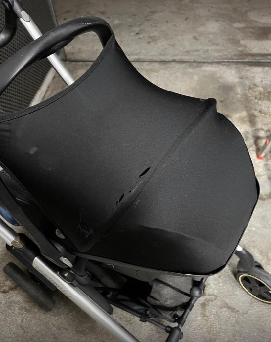 Novo preço: 30 € ( motivo: libertar espaço) Ovo / Cadeira Auto Bébé Confort (Grupo 0+) com Capota