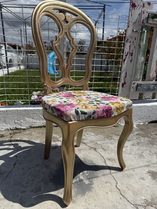 Cadeiras exclusivas totalmente restauradas