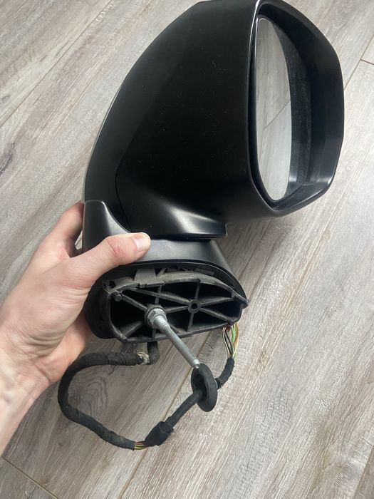 Продам бокоіе дзеркало Пежо 3008