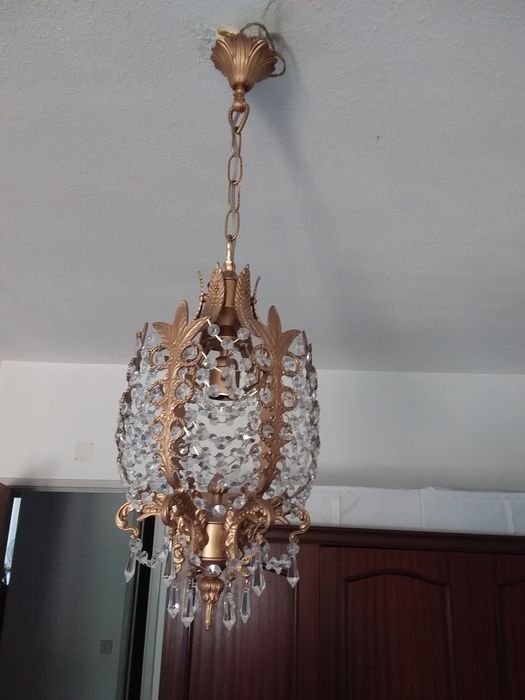 Candeeiro de tecto muito bonito