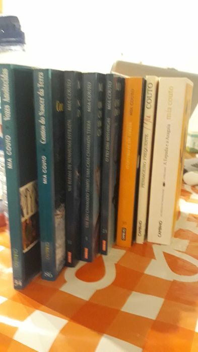 Lote de livros de Mia Couto como novos