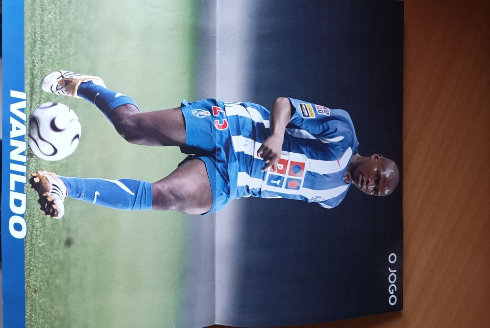 Livro de Ouro FC Porto inclui posters