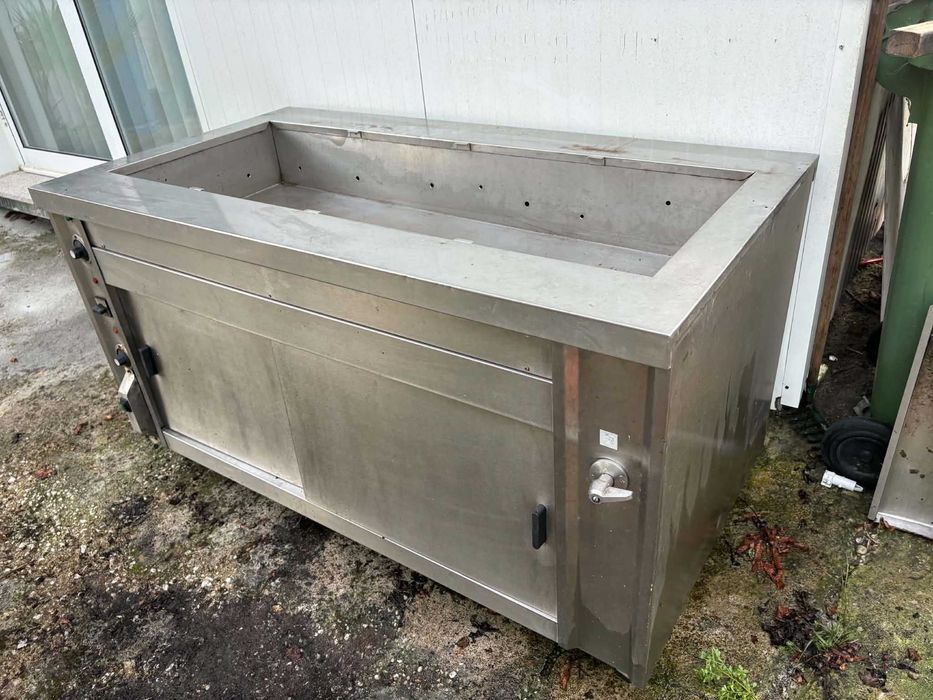 Bancada  armário Inox com porta e prateleiras