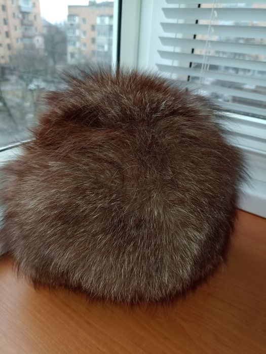 Продам шапку женскую меховую из песца
